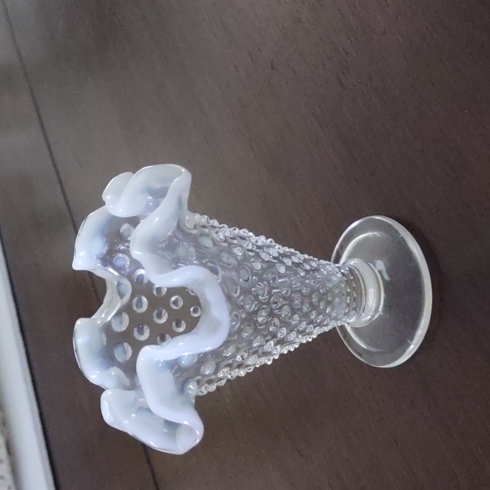 Vintage Fenton antique moonstone hobnail tulip vase. 4"tall